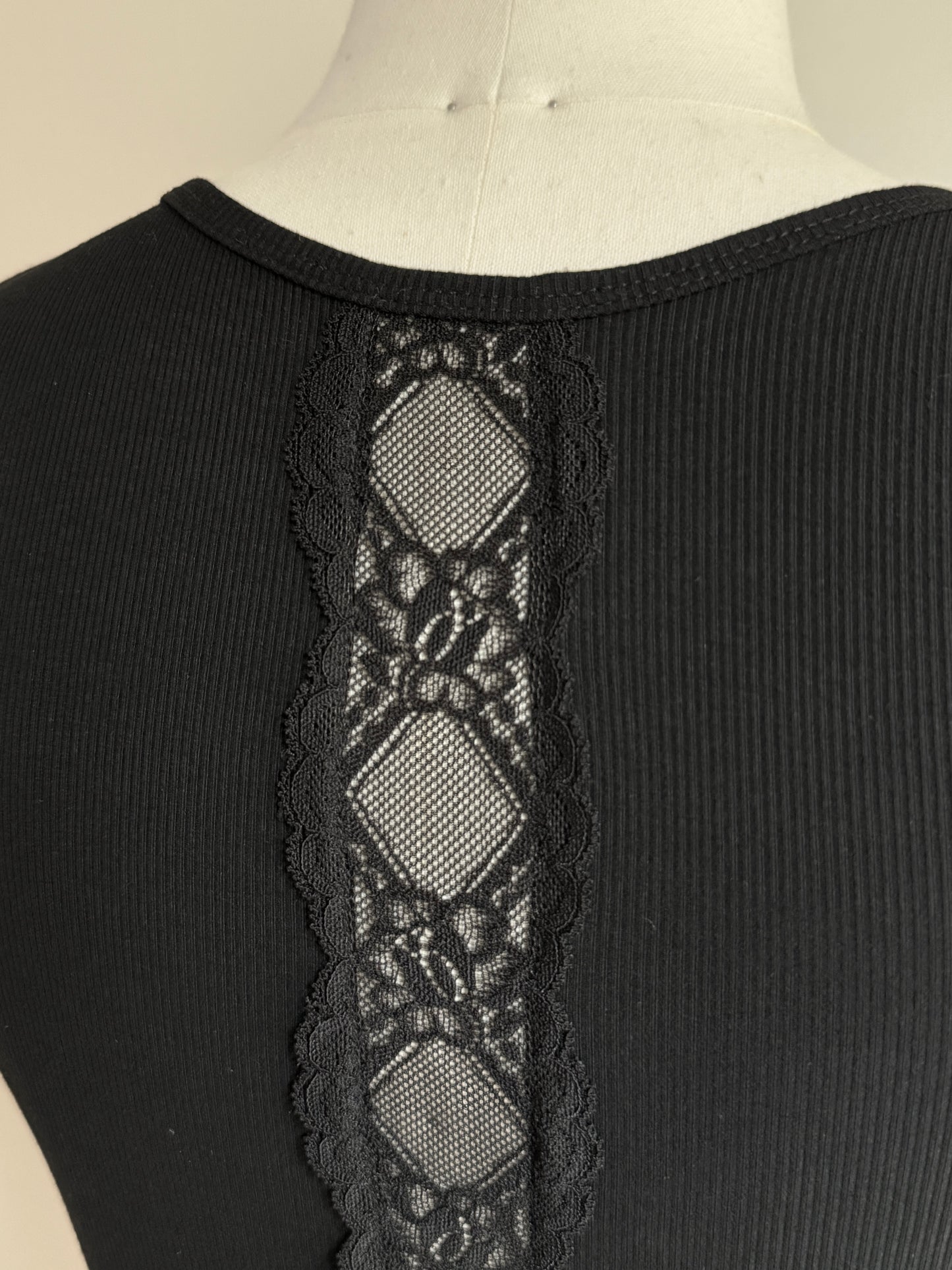 Back lace tops（パッド付）