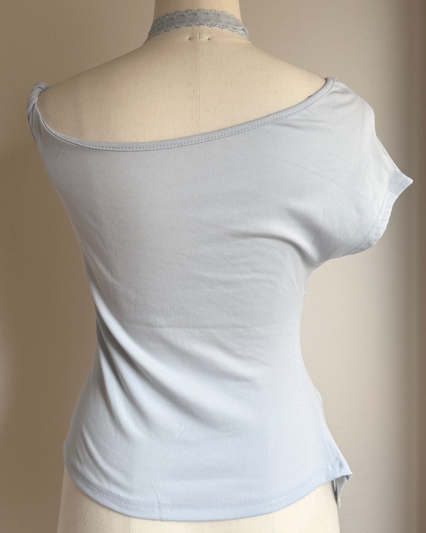 Lace neck tops（チョーカー付き）
